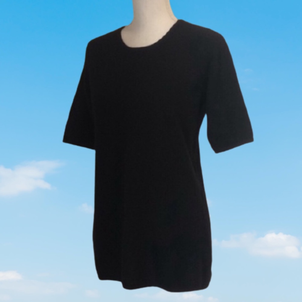 ARELA 100% Cashmere half sleeved black sweater top ARELA STUDIO tuxedo back